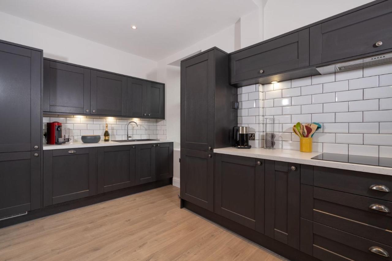 Spacious In Coniston, By Letmestay Apartment